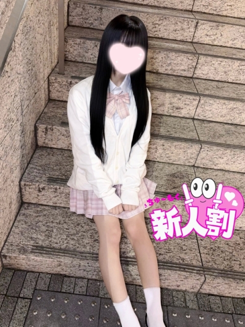 りり【まるでJC‼幼くて従順な超ロリ系美少女】